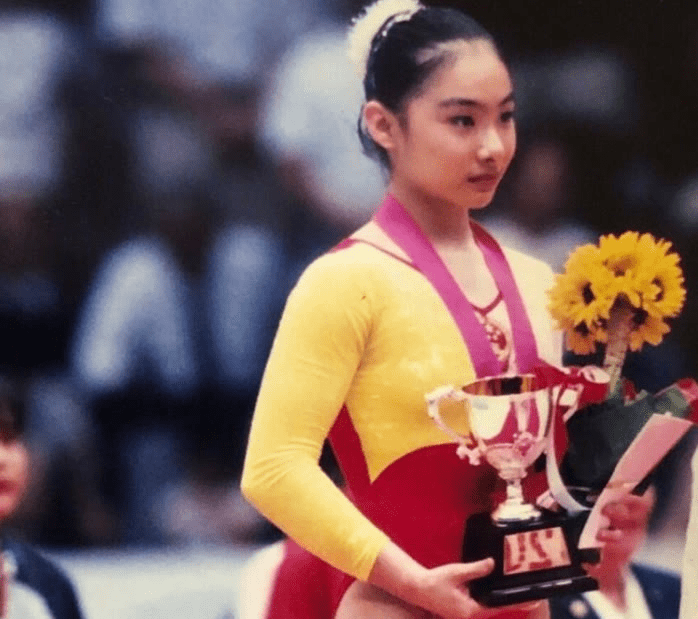 刘璇出生于1979年.她小时候多病.