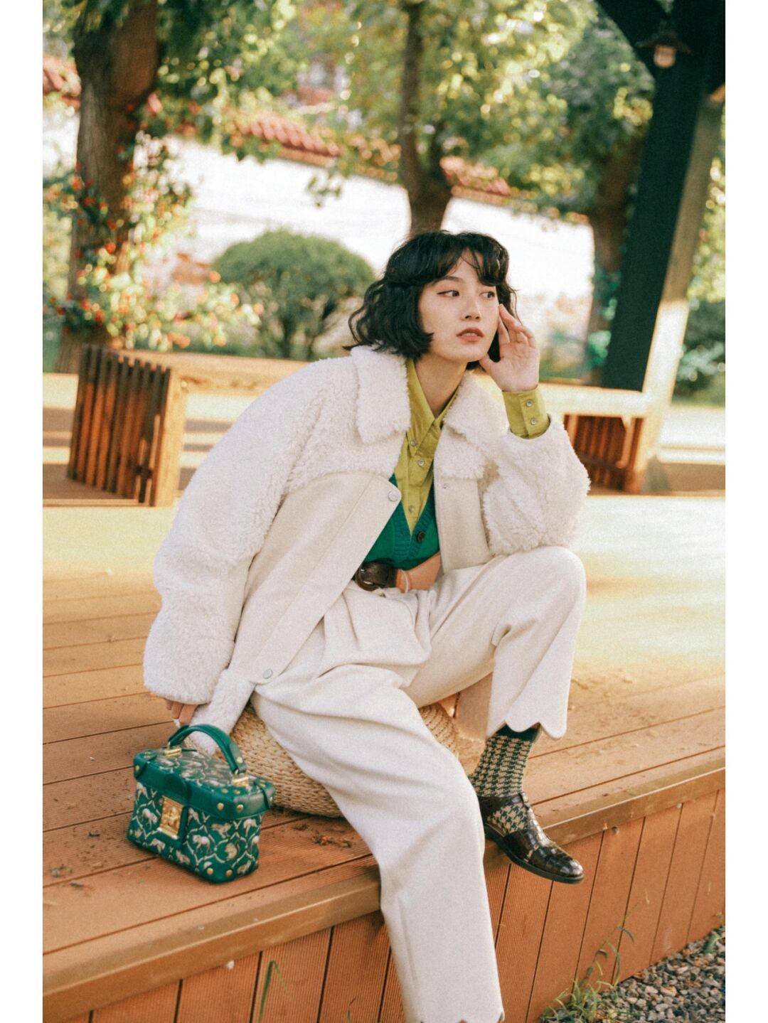 显得 羽绒服不要乱搭，看看这几组搭配方式，保暖洋气又显气质