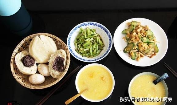 暖气|婆婆来小住，早餐我做了2菜1粥，婆婆：早饭还炒菜？不会过日子