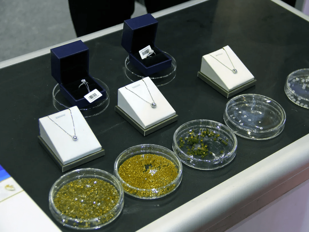 一个人造钻石公司卖了200亿