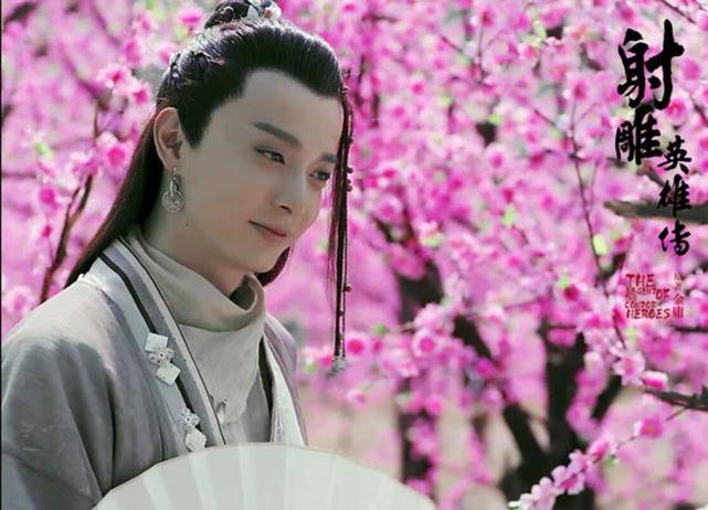 因为|“又帅又会放蛇”！8版欧阳克，其他人都在模仿，而他帅过了杨康