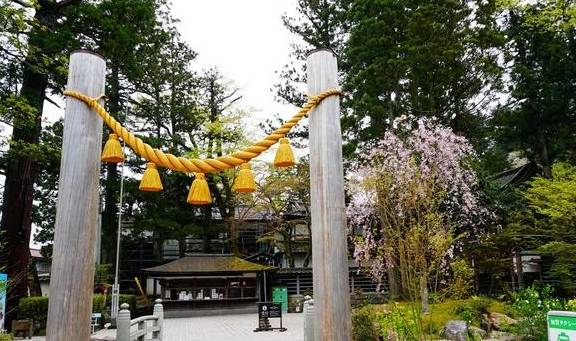 因为|日本旅游不能错过的人少景美米其林星级景点——小松那谷寺