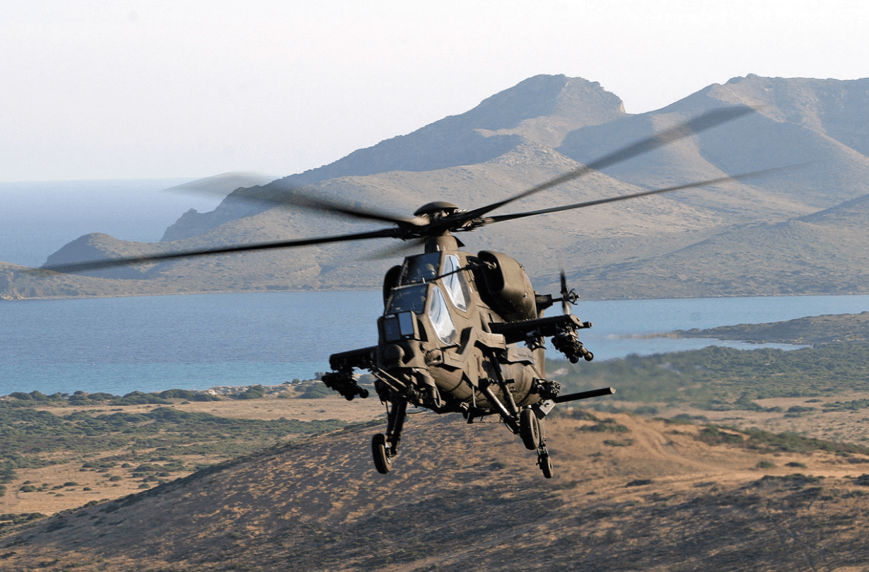 原创亚平宁半岛上的杀手意大利a129武装直升机绰号猫鼬