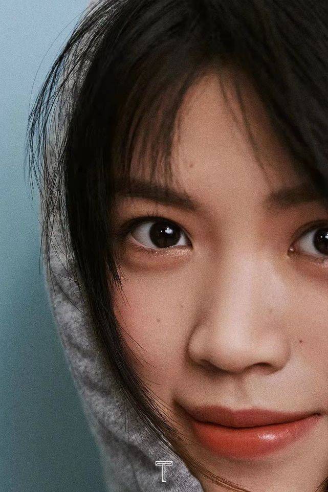 设计 冠军杨倩厉害了！跟超模吕燕合体拍大片一点不输，穿一身黑好高级