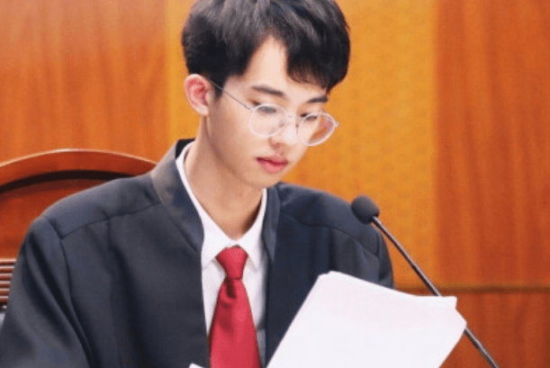 毕业10年才发现法学生选择律师事务所和公务员差距一目了然