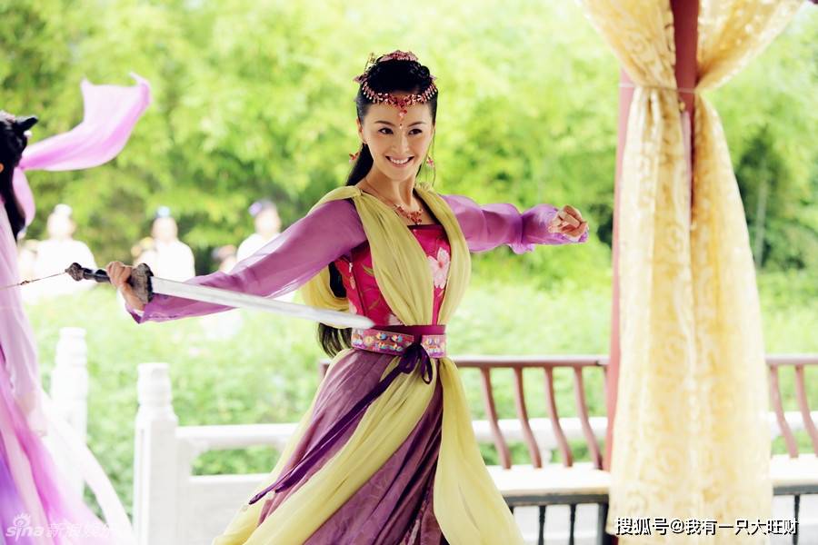 原创追鱼传奇占着张珍还要撩太子金牡丹女海王之路走得太绝了