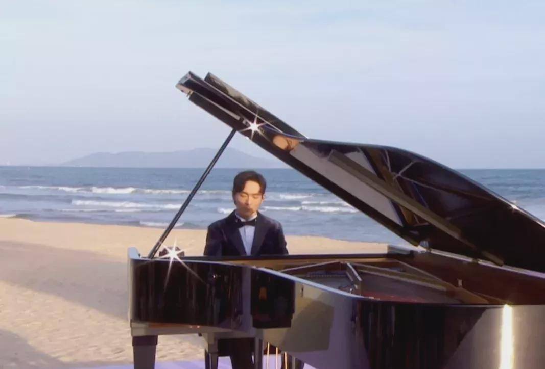 裙子 GQ盛典,顶流明星齐聚,却被嘲太土太胖?