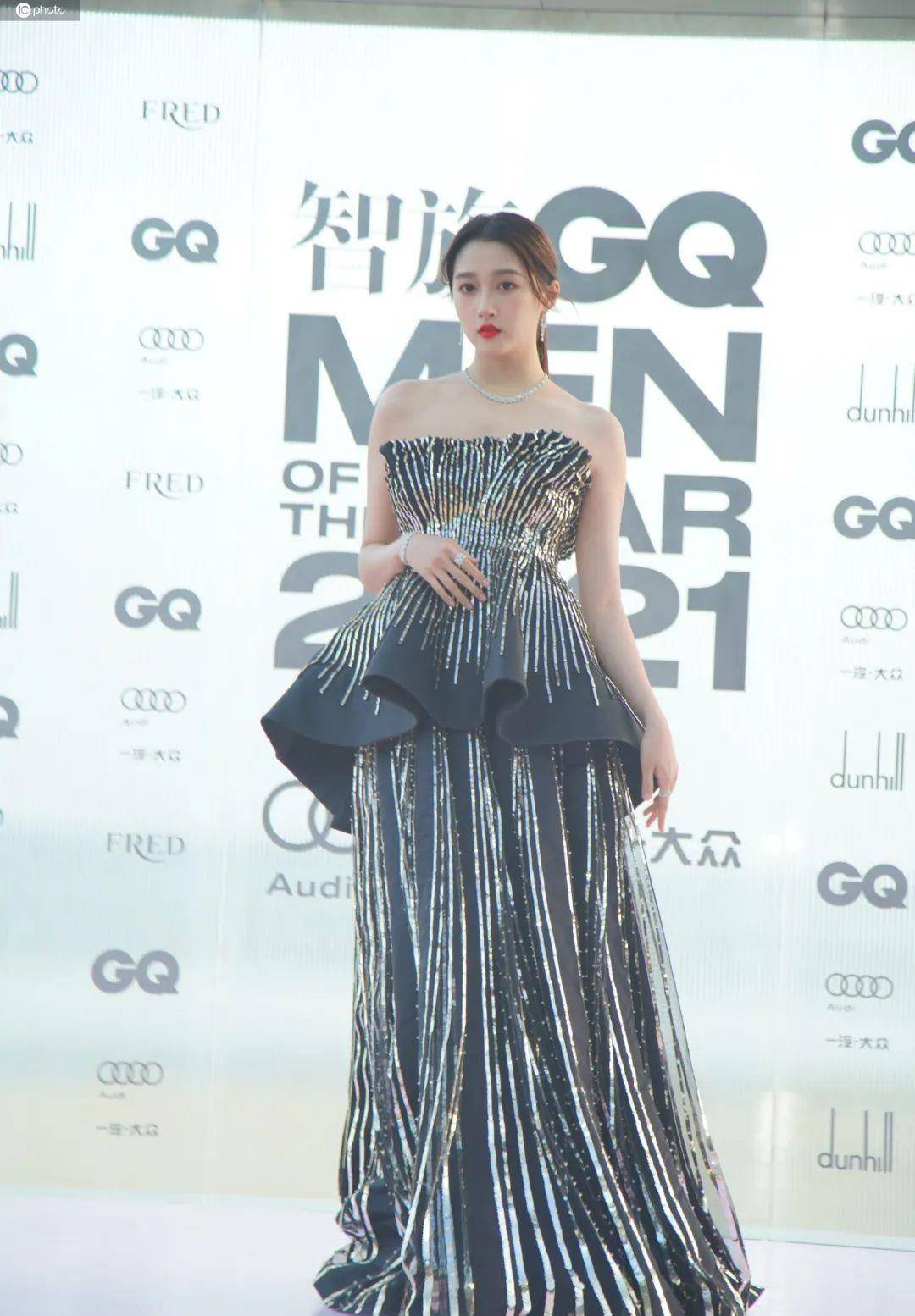 裙子 GQ盛典,顶流明星齐聚,却被嘲太土太胖?
