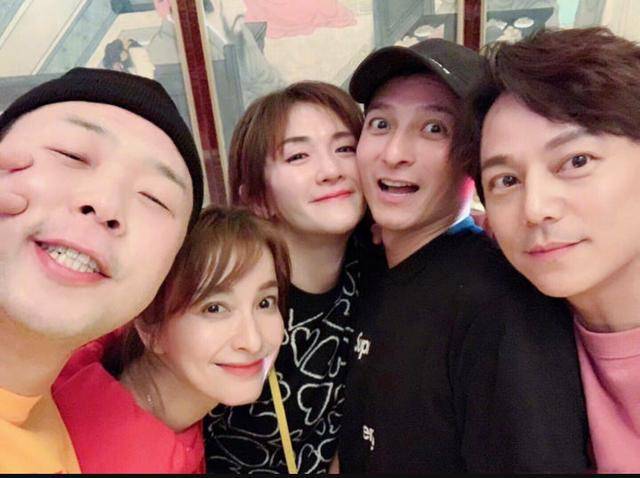 不分伯仲|快乐家族古装上演回忆杀，谢娜吴昕美得不分伯仲，何炅变翩翩公子