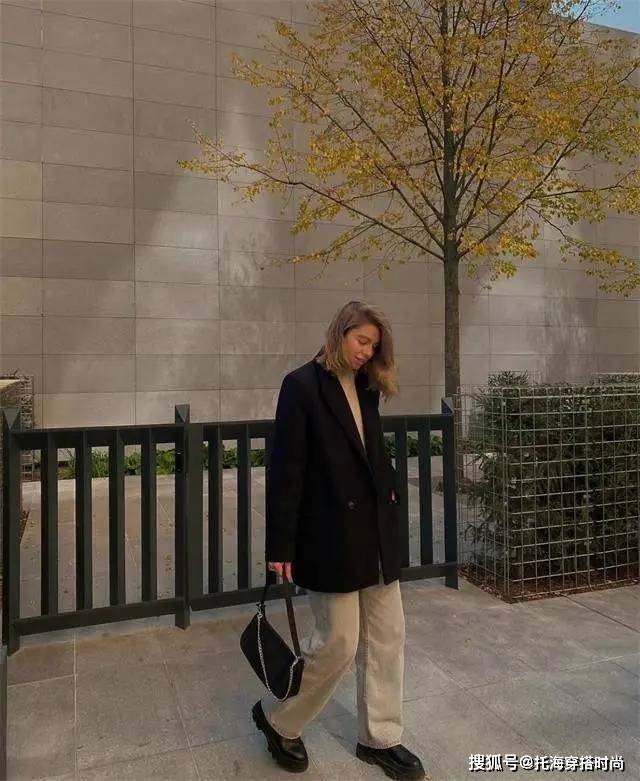 小姑娘 四十岁女人别穿大妈装，记住这几点，出街比小姑娘还惹眼