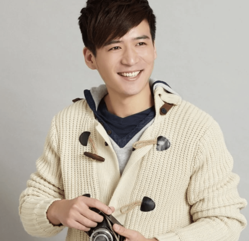 魏千翔被曝结婚生女,与新娘一起切蛋糕,婚礼上怀抱孩子父爱满满_合作