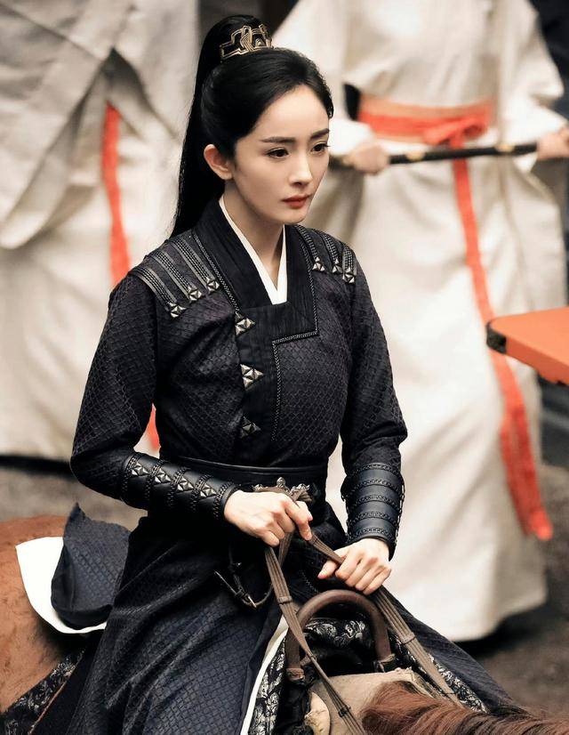 密码|停播2日获1.7亿,备受吐槽的斛珠夫人,是怎么抓住的“流量密码”!