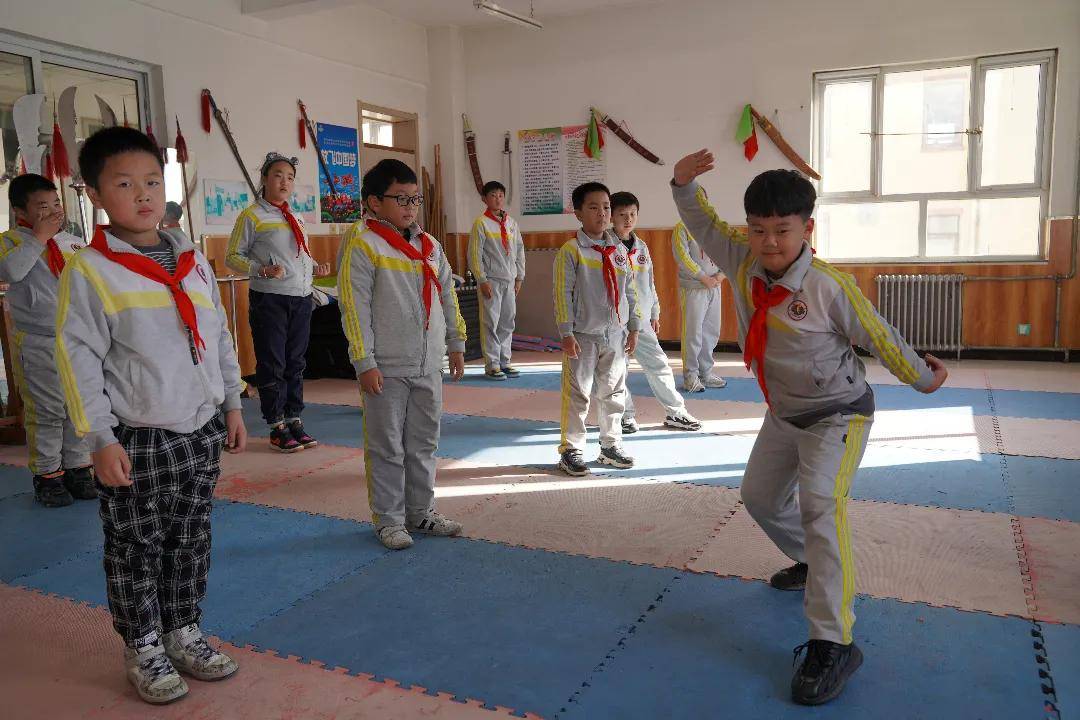 中华武术操练起来!_梅厂镇