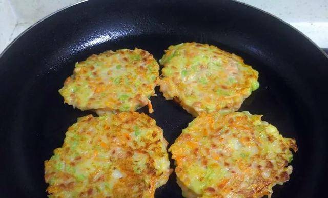 美食|早餐别老去外面吃,这么做简单省事,味道极棒,一点也不比外面差