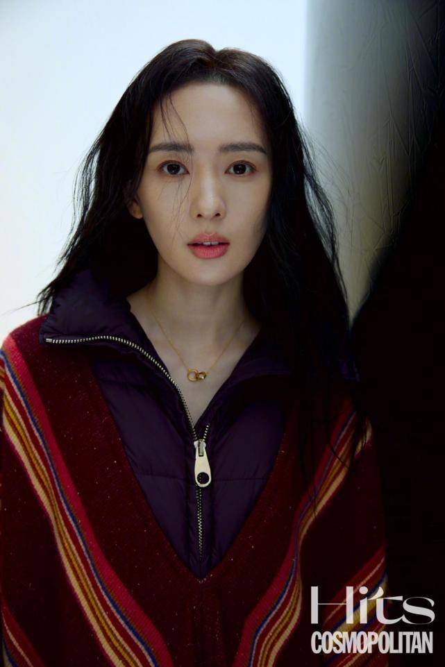 大衣 视后童瑶彻底放开了!穿职场装霸气侧漏,比章子怡都要有女王范