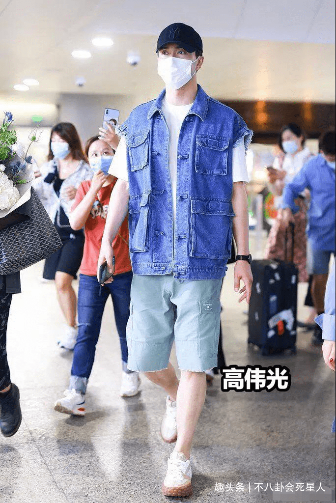 张彬彬 男明星机场私服：周震南被槽像大妈，井柏然似贵妇，他们很清爽