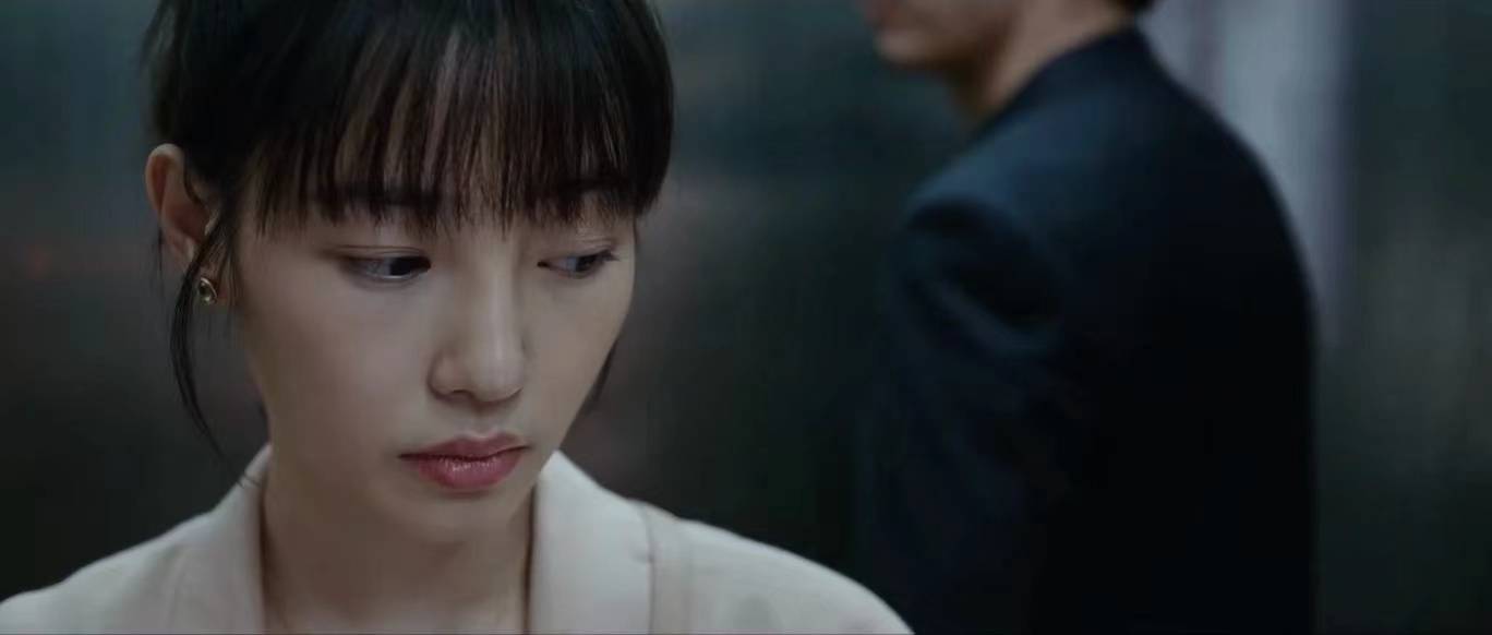 铁道|《门锁》豆瓣5.3分，上映第二日票房被超了，改编是硬伤