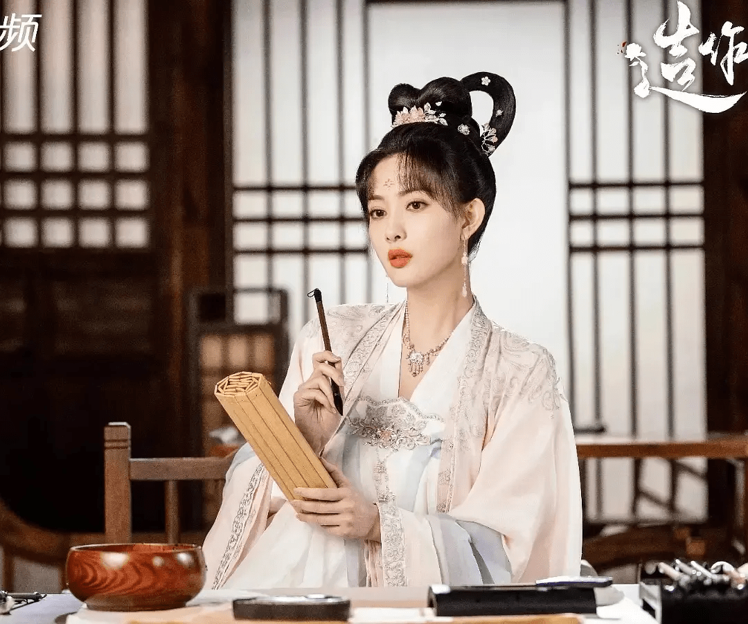 发型咱就是说,能不能对古装男主的发型上点心?