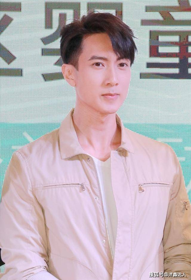 40岁奶爸吴尊夹克灰裤减龄与儿童互动好状态吸睛偶像剧还能演