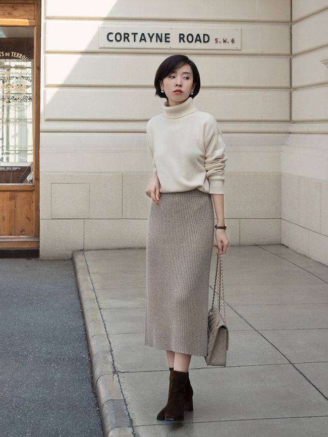 塑造出 漆皮靴的风格百变，可以塑造出很多种气质的穿搭