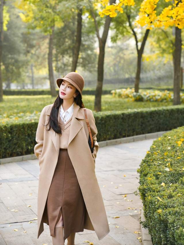 配饰 冬季最美的打开方式,“大衣+毛衣”才是王炸cp,保暖又洋气