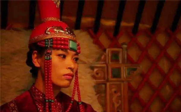 原创蒙古皇后满都海背4岁丈夫征战四方丈夫长大后7年连生8孩