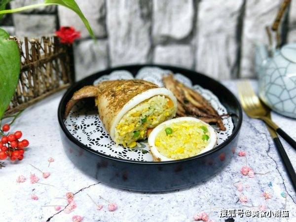 咖喱鱿鱼|7分钟学会一道高级料理，剩饭新吃法：咖喱鱿鱼饭，好吃简单易学