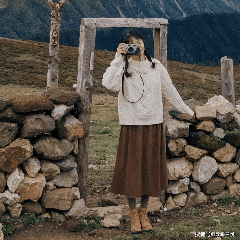 技巧 半身裙+短靴，高级又有女人味