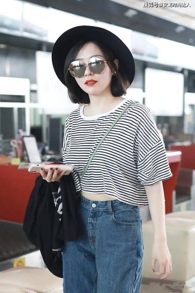 设计 张靓颖越穿越时髦!条纹T恤配高腰裤性感优雅,简直就是兼美貌和才华于一身呢