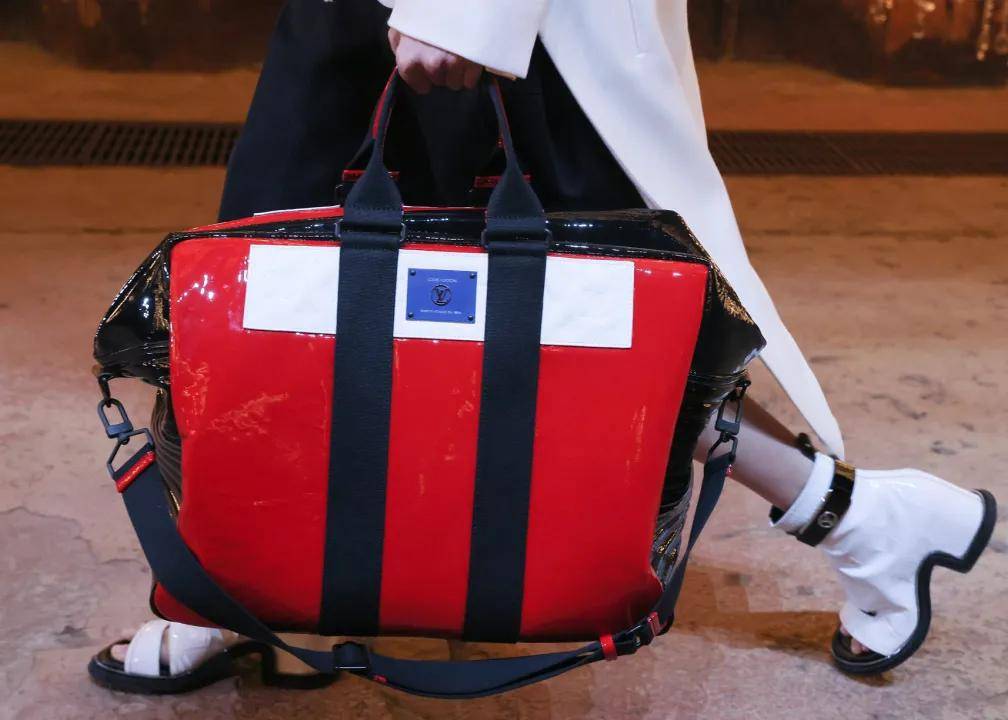 Vuitton 路易威登运1200盏华灯来上海办舞会,章子怡刘嘉玲舒淇全来了!