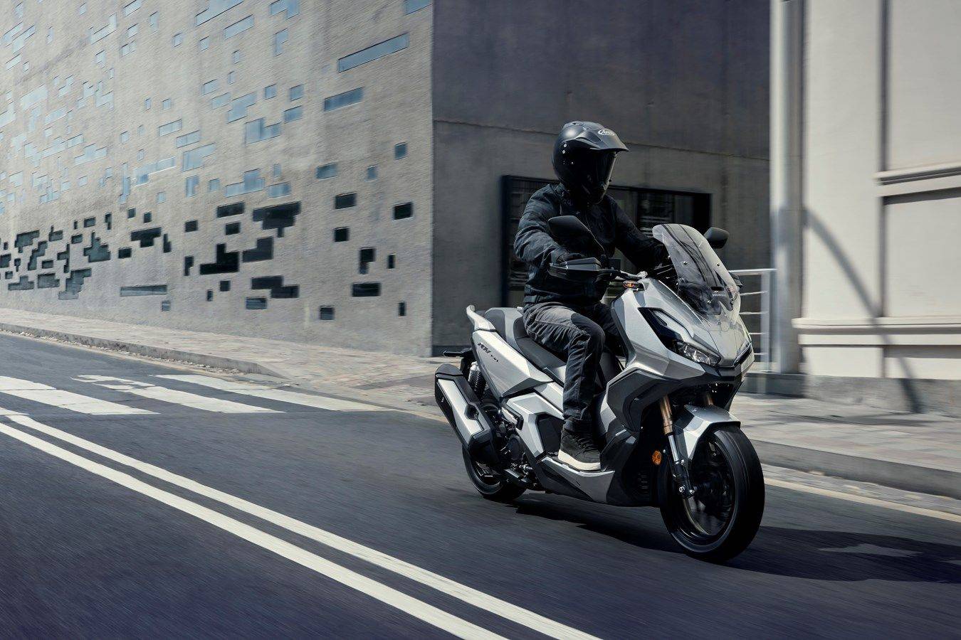 2021米兰车展,本田跨界踏板adv350海外发布