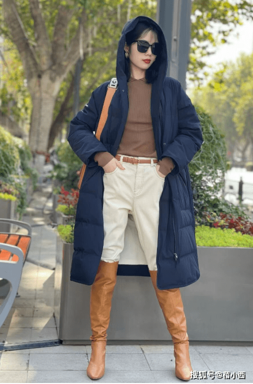 棕色 长筒靴不好搭配?那是你没遇到这4件上衣,这样穿上气场全开