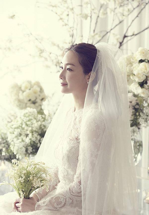 崔智友重回银幕，韩剧启蒙女神结婚4年，老公身份仍然是谜
