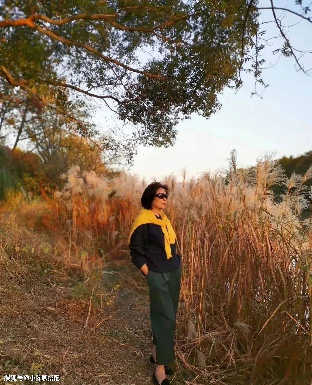 多花钱 50+女性冬季穿搭记住这2点,无需多花钱,就能体面又精致