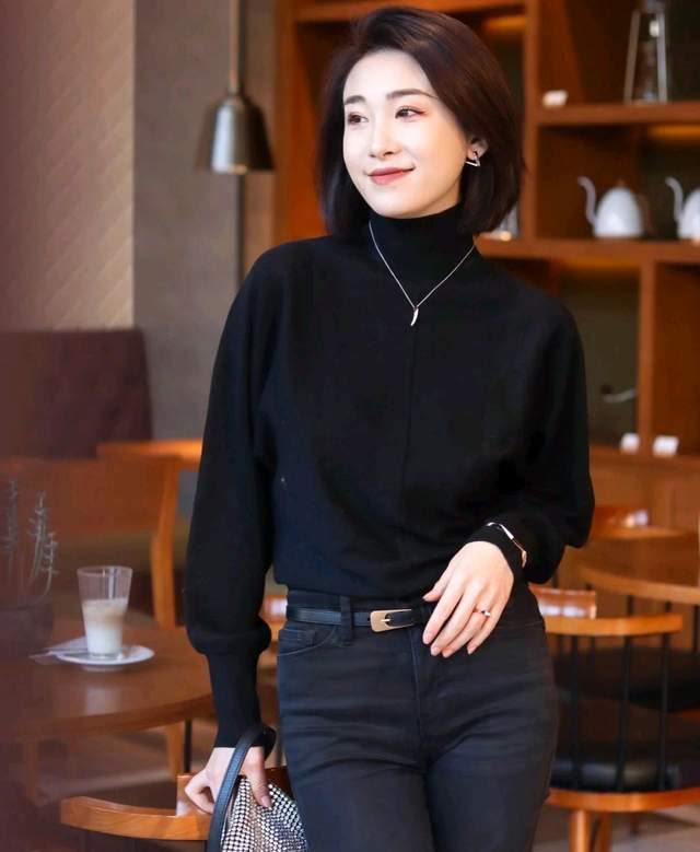 黑色 这才是毛衣的正确穿搭，简单优雅又减龄，轻松穿出20岁的感觉