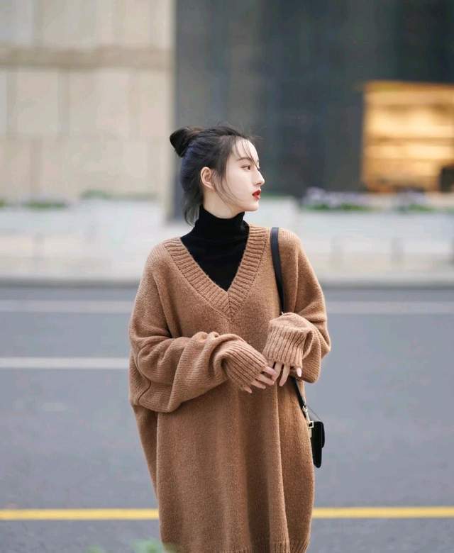 黑色 这才是毛衣的正确穿搭,简单优雅又减龄,轻松穿出20岁的感觉