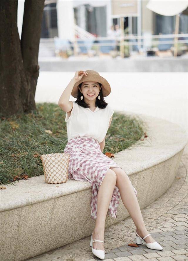 穆勒 真正懂时尚的女人，穿裙子从来不配高跟鞋，看三木博主你就知道了