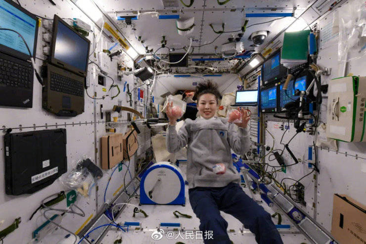 小小航天迷圆梦“太空飞人”，大众点评：“航天员”系列亲子服务搜索上涨42%