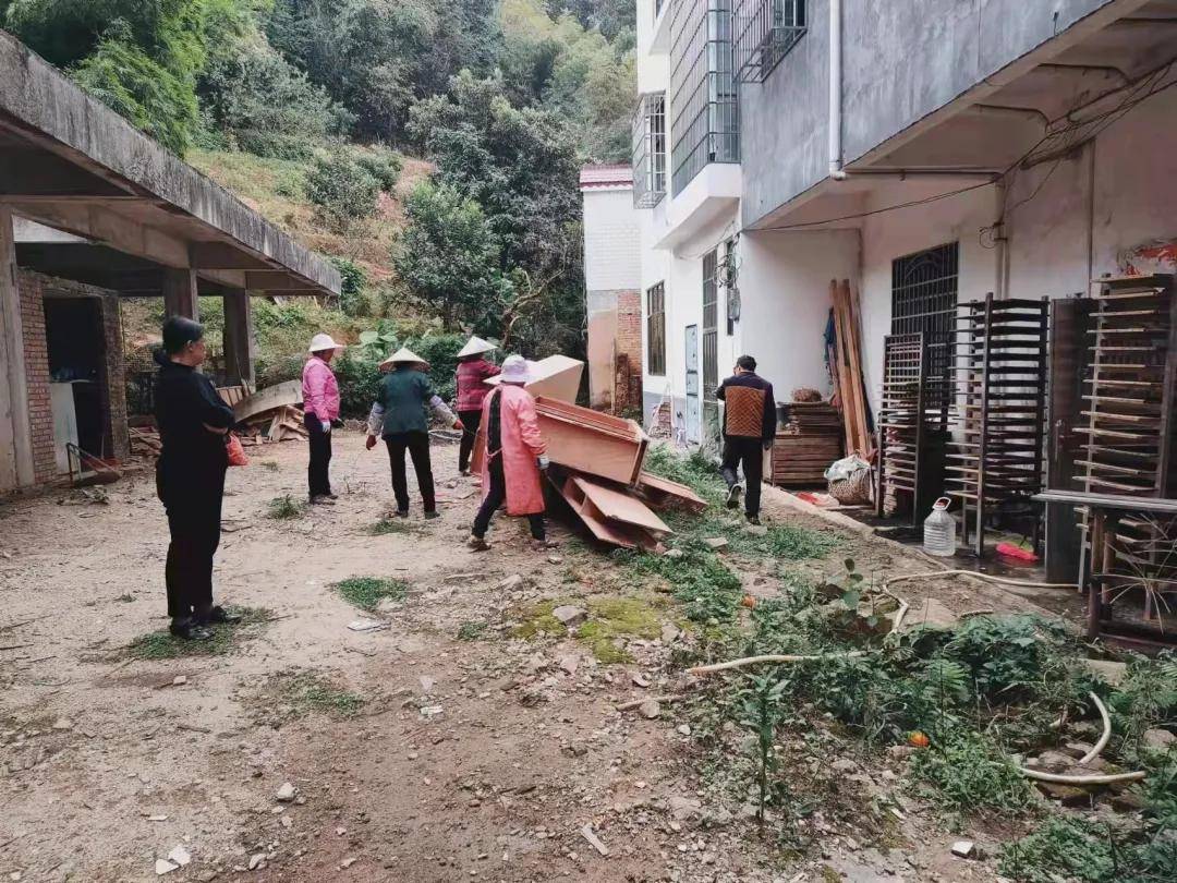 寻乌县长宁镇强力推进农村人居环境整治百日攻坚行动