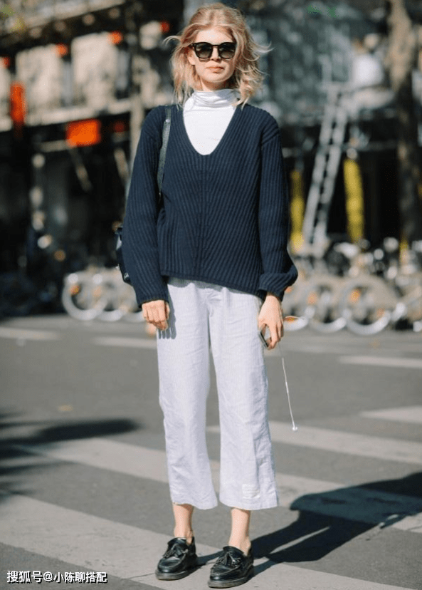 颜色 62岁山口百惠发福也体面，秋冬穿搭秀气显瘦，微胖妈妈可借鉴