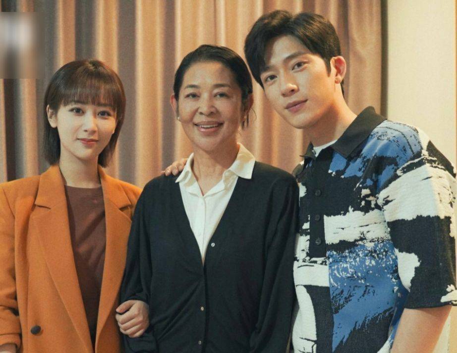 星定档|《女心理师》扑街？两天播放量仅3800万，连《一见倾心》都没比过