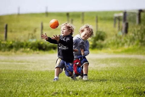 因为|父母都矮,女儿10岁162cm，儿科专家：做好4点青春期后还能长高3CM