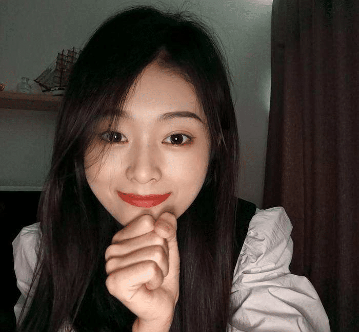 怎么样自拍才真实 feb5c05681b44b2eb14a3e0220ada60c.png