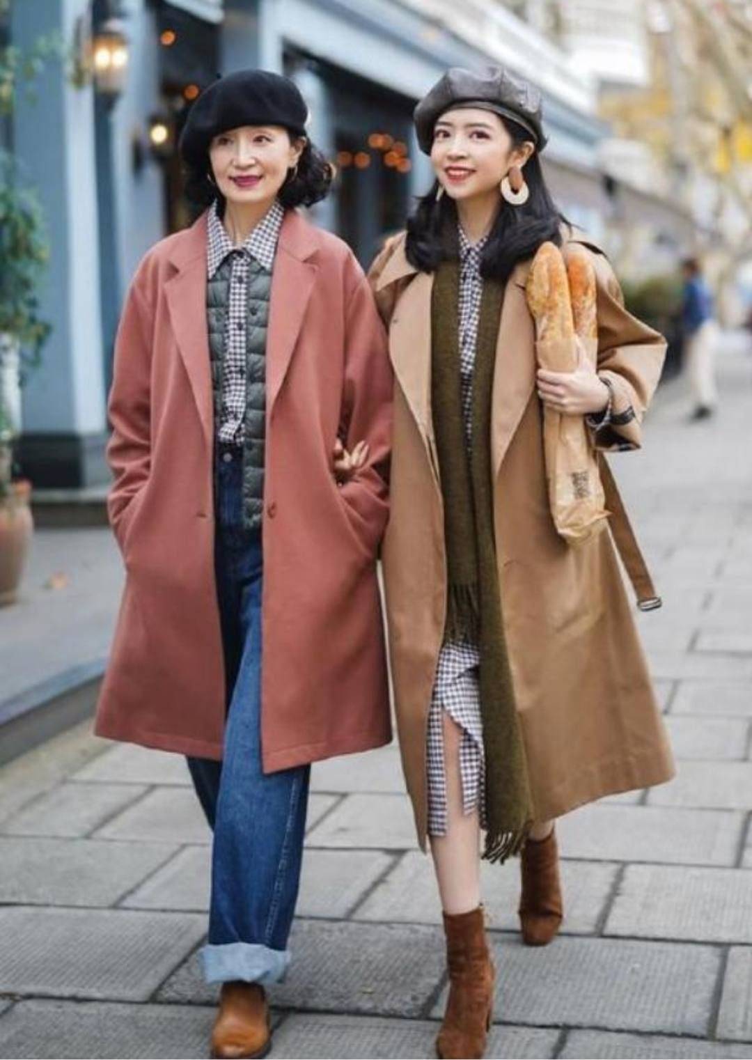 颜色 冬天穿“红色”更时髦，学三木母女这样搭，不扮嫩不显老更有气质