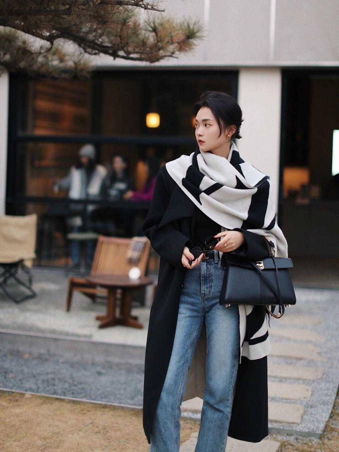 整体 冬天的大衣千万别乱选，这几款保暖又大气，普通人也能穿出高级感