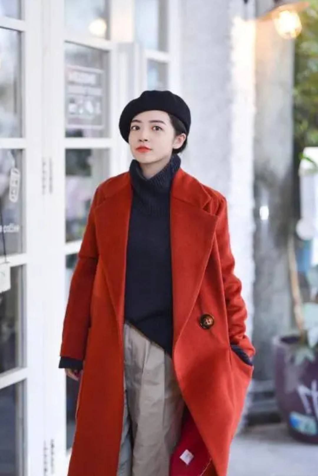 颜色 冬天穿“红色”更时髦，学三木母女这样搭，不扮嫩不显老更有气质