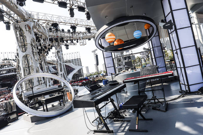 新歌|华晨宇火星演唱会新歌首唱！开启《飞行模式》进入火星乐园狂欢