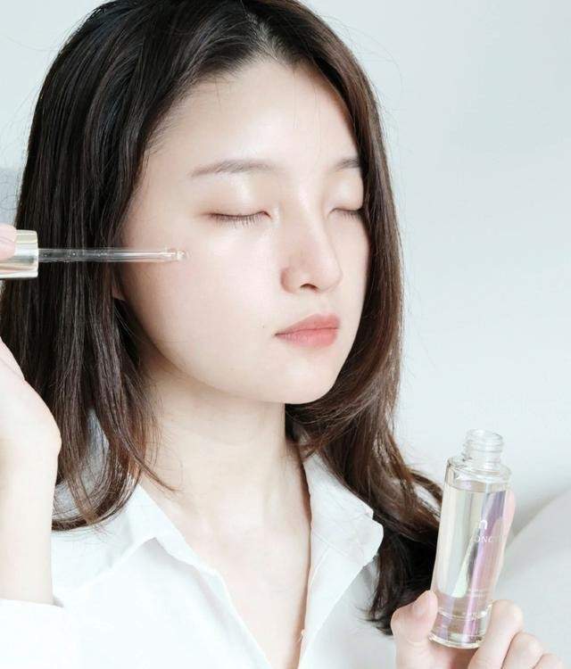 嘉玲嘉玲问题肌肤老师：冬季皮肤干燥怎么办