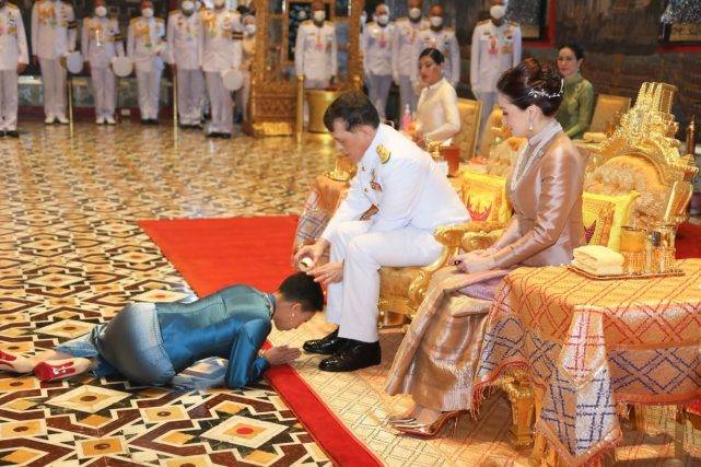 发型 泰王大公主罕见穿军装亮相！又美又飒比苏提达还霸气，贵妃也输了