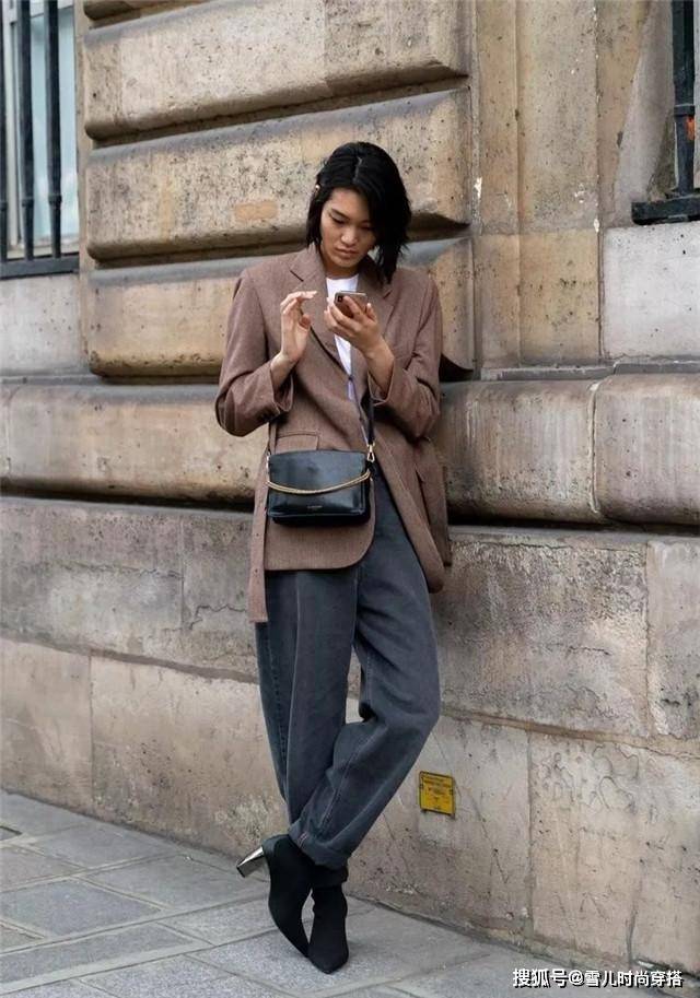 个性 “打底裤”已经失宠！今年流行的是“鸳鸯裤”，明星穿上后美翻了